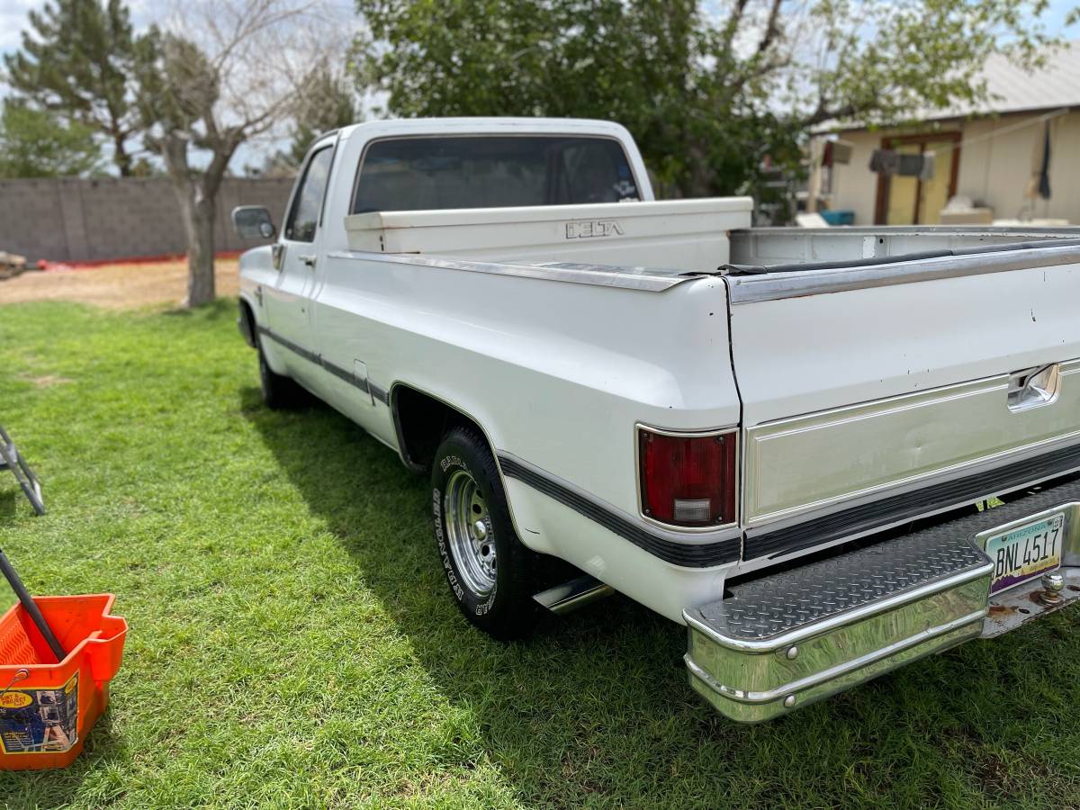 Chevrolet-C-10-silverado-1984-3