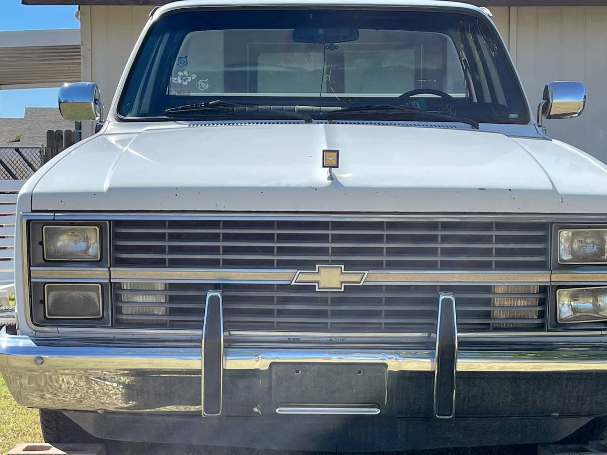 Chevrolet-C-10-silverado-1984-6