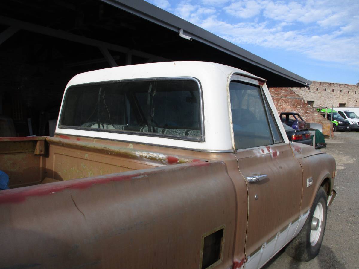 Chevrolet-C-20-camper-special-1968-custom-1986-13