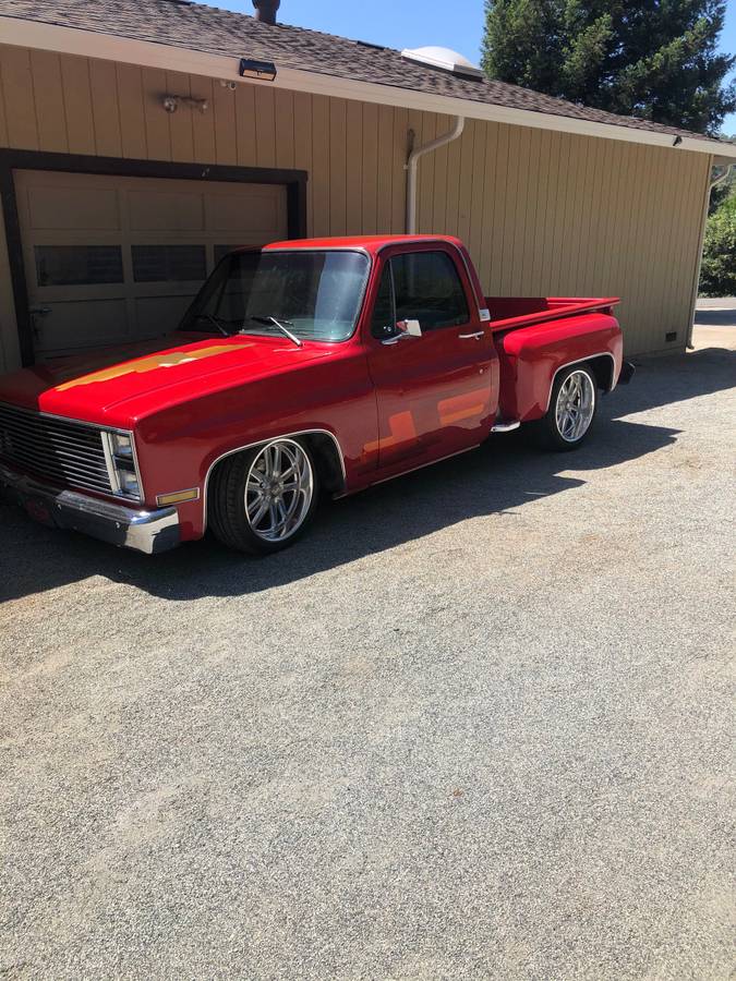 Chevrolet-C10-1983-red-80467-1