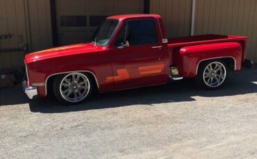 Chevrolet-C10-1983-red-80467-2