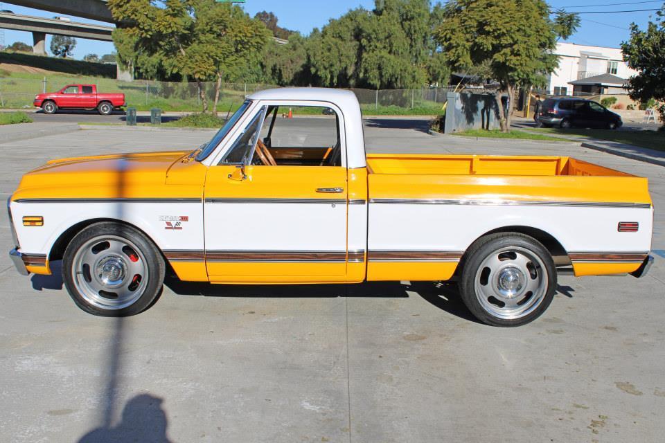 Chevrolet-C10-Cheyenne-1969-Yellow-Black-10-22