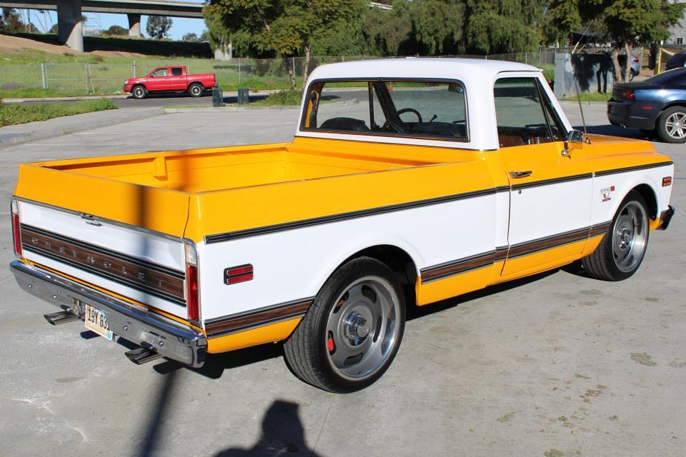 Chevrolet-C10-Cheyenne-1969-Yellow-Black-10-24