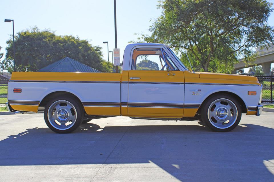 Chevrolet-C10-Cheyenne-1969-Yellow-Black-10-30