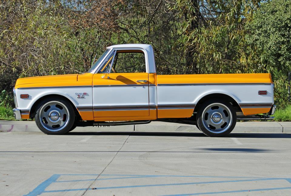 Chevrolet-C10-Cheyenne-1969-Yellow-Black-10-33