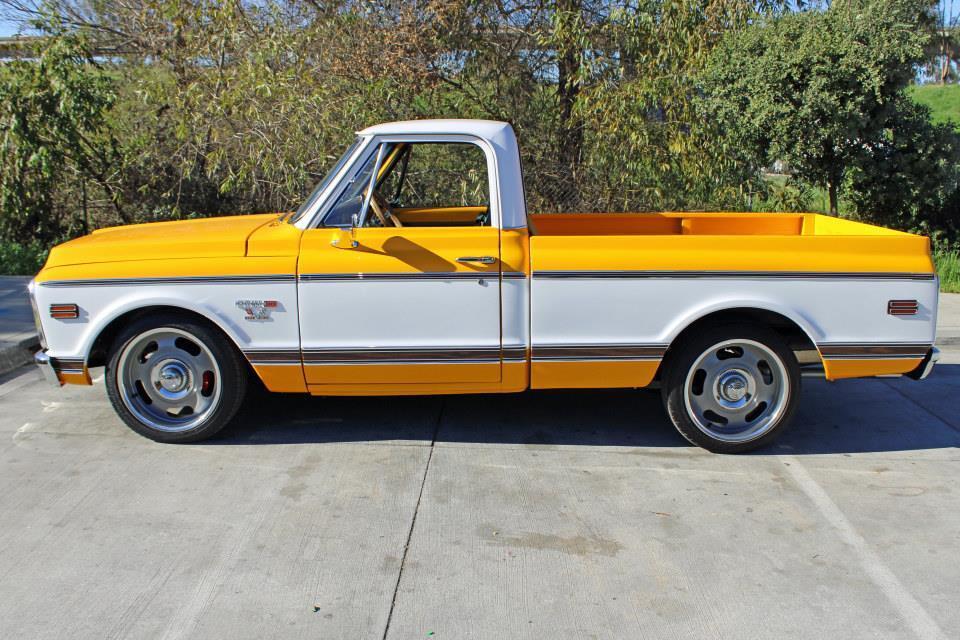 Chevrolet-C10-Cheyenne-1969-Yellow-Black-10-35