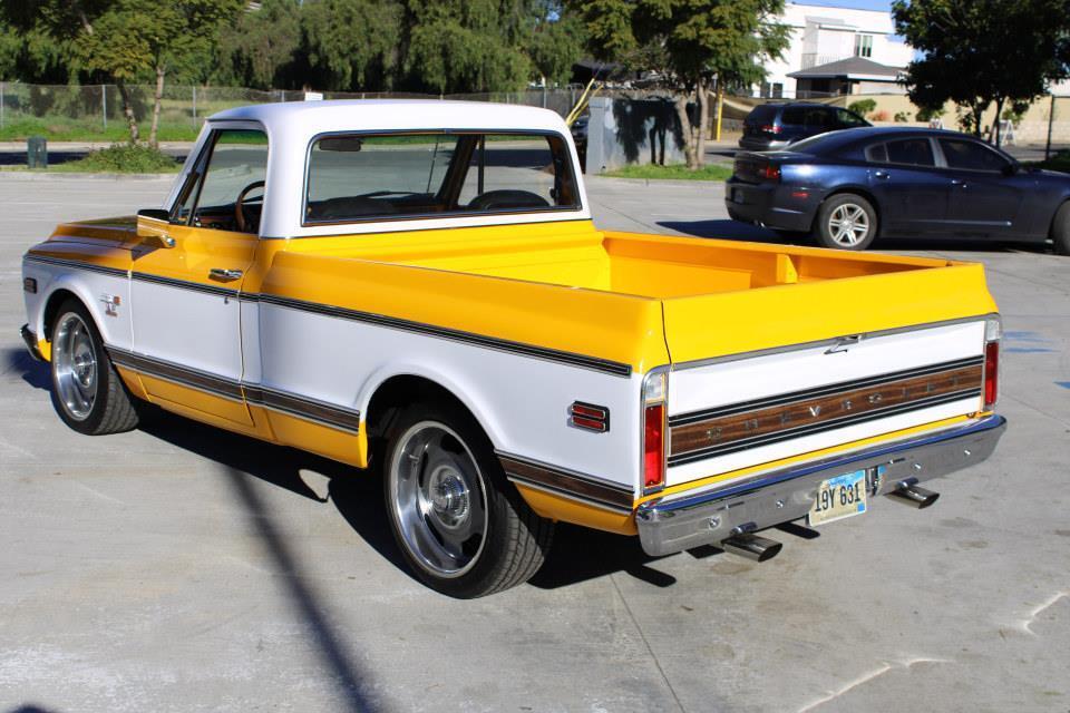 Chevrolet-C10-Cheyenne-1969-Yellow-Black-10-38