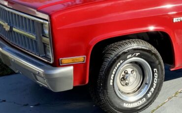 Chevrolet-C10-Scottsdale-1984-Red-Red-135100-10