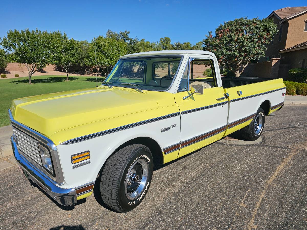 Chevrolet-C10-custom-deluxe-1972-1