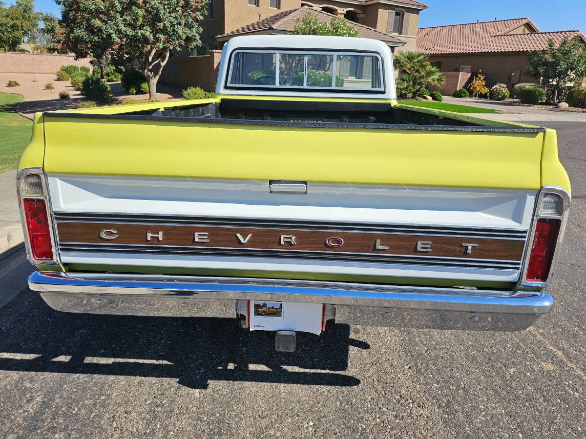 Chevrolet-C10-custom-deluxe-1972-11