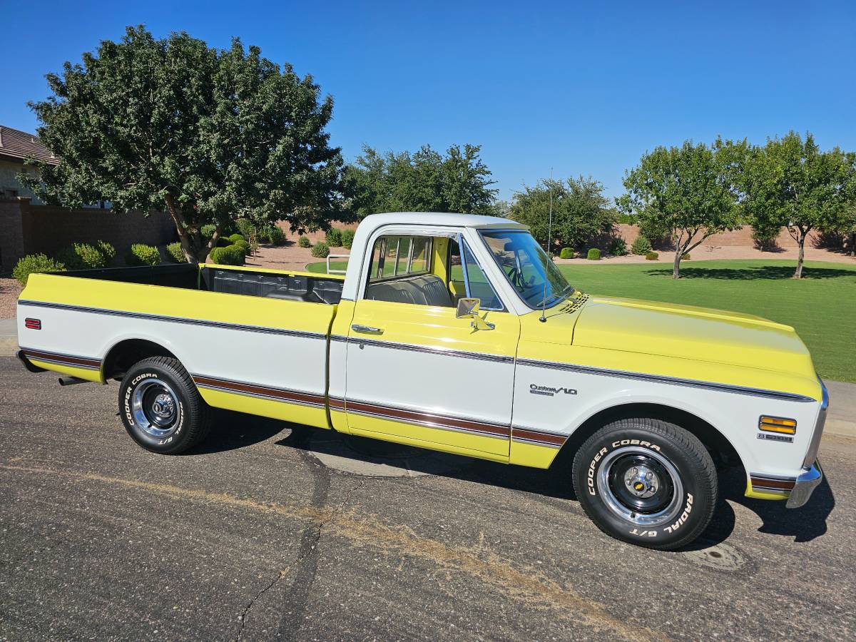 Chevrolet-C10-custom-deluxe-1972-14