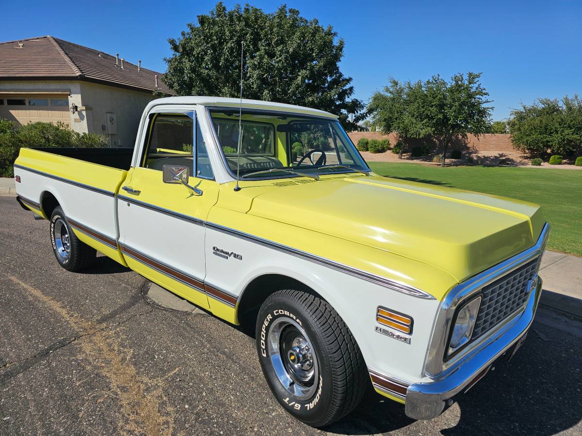 Chevrolet-C10-custom-deluxe-1972-15