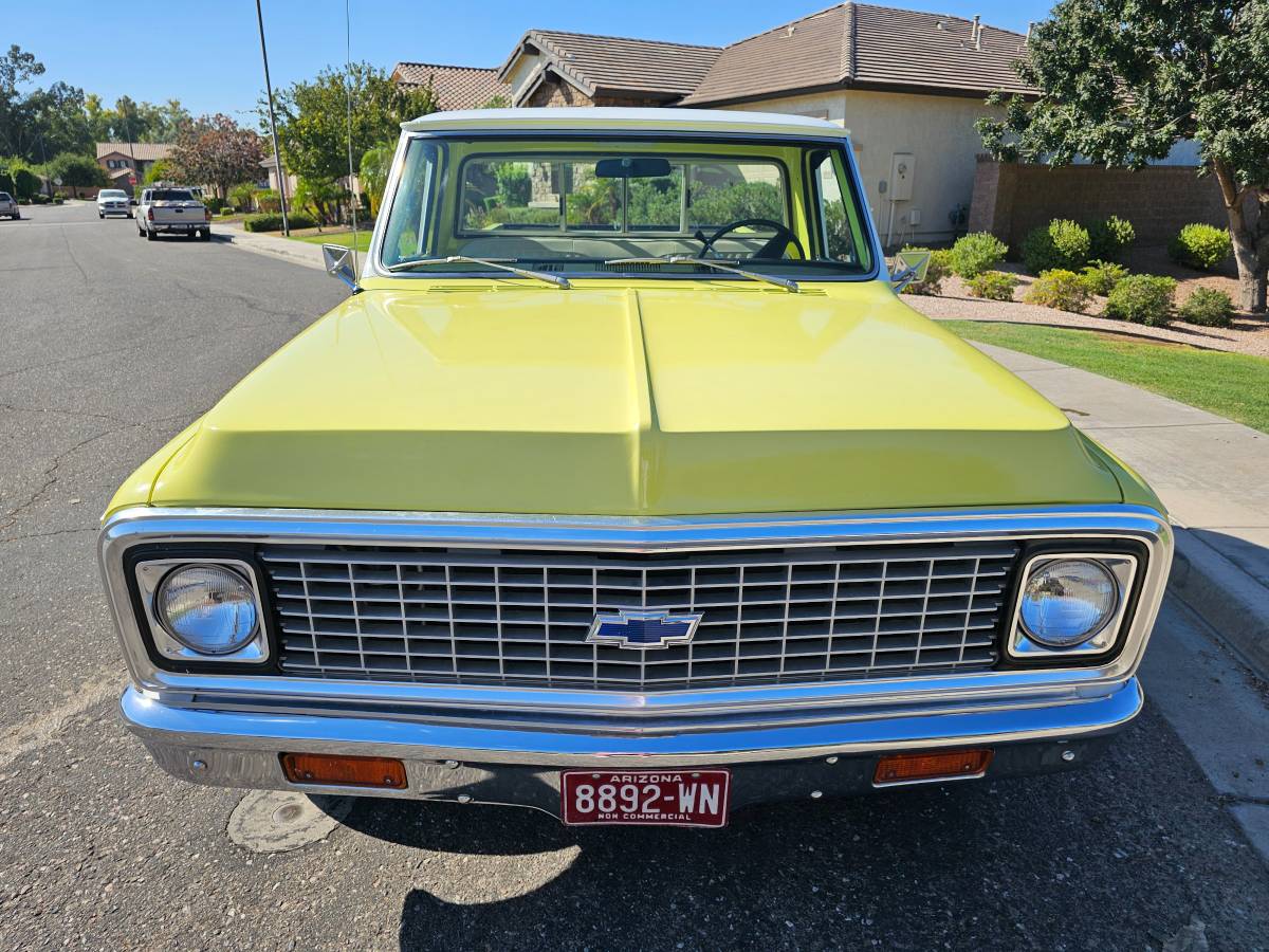 Chevrolet-C10-custom-deluxe-1972-17