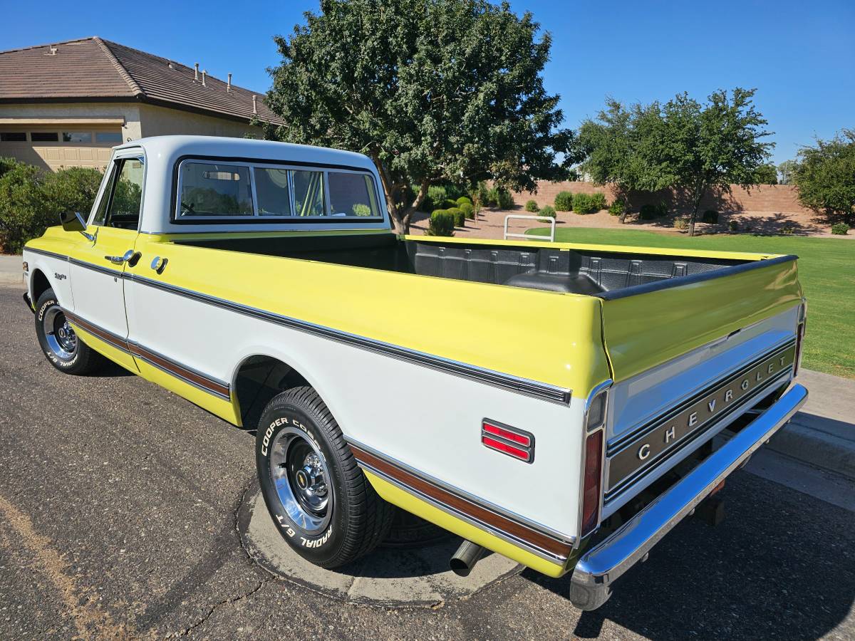 Chevrolet-C10-custom-deluxe-1972-4