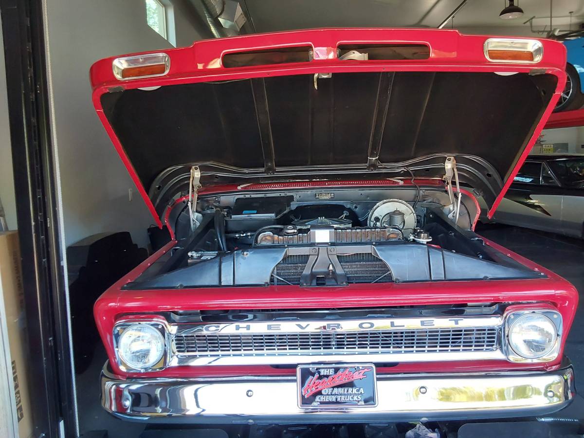 Chevrolet-C10-truck-1966-red-93342-10