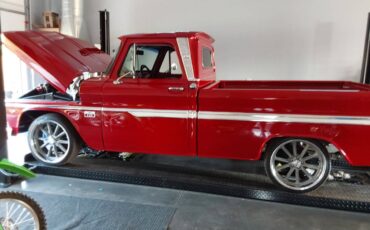 Chevrolet-C10-truck-1966-red-93342-2