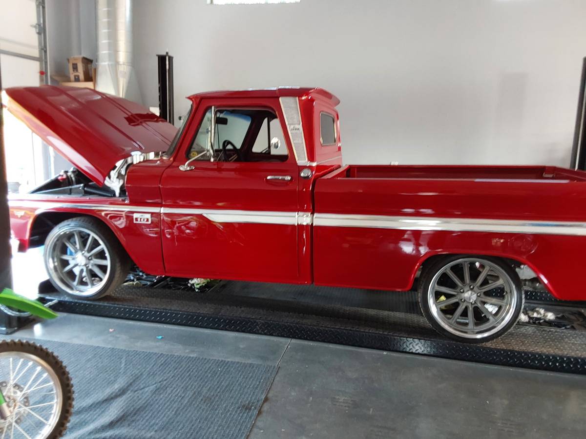 Chevrolet-C10-truck-1966-red-93342-2