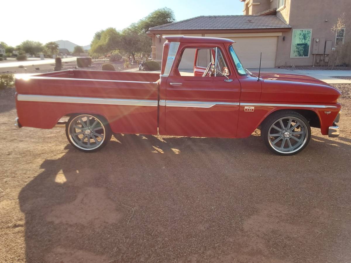 Chevrolet-C10-truck-1966-red-93342-3