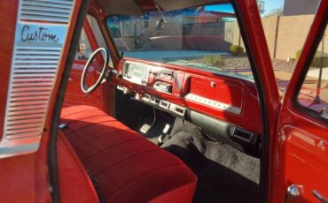 Chevrolet-C10-truck-1966-red-93342-4