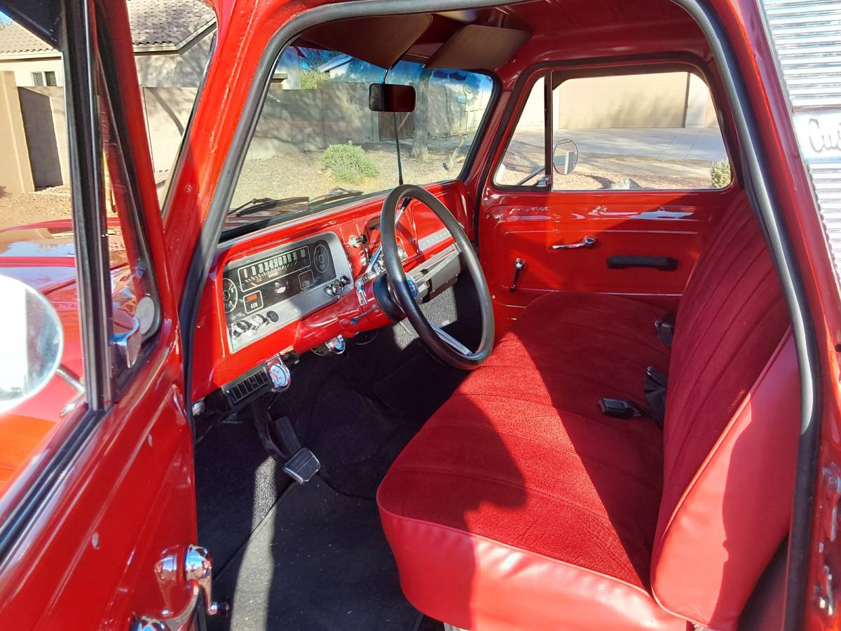 Chevrolet-C10-truck-1966-red-93342-8