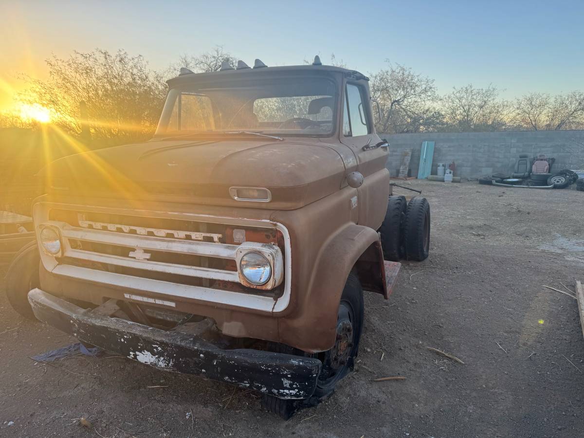 Chevrolet-C60-c10-1965-brown-32-1