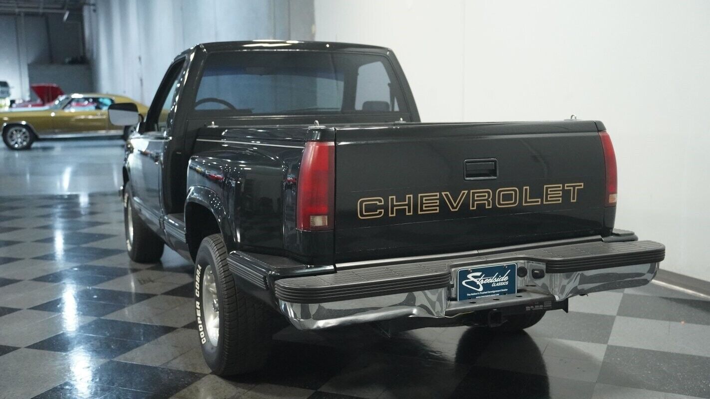 Chevrolet-CK-Pickup-1500-1988-Black-Gray-406715-8