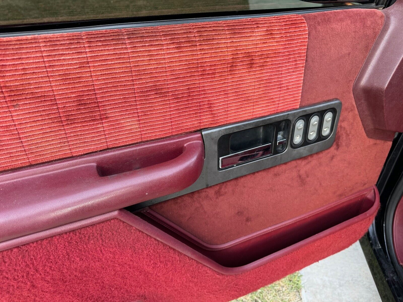 Chevrolet-CK-Pickup-1500-1990-Black-Red-483-10