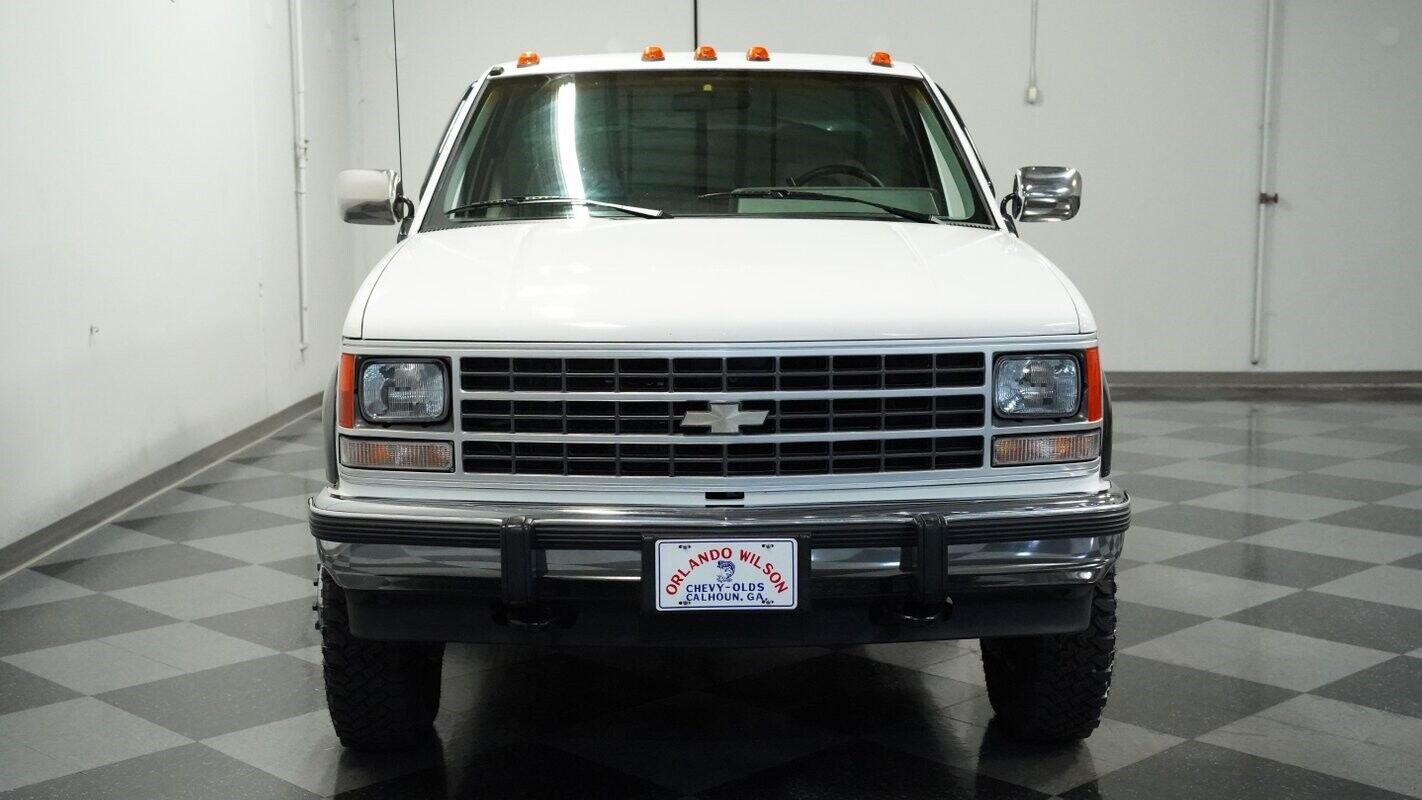 Chevrolet-CK-Pickup-3500-Pickup-1993-White-Gray-236240-15