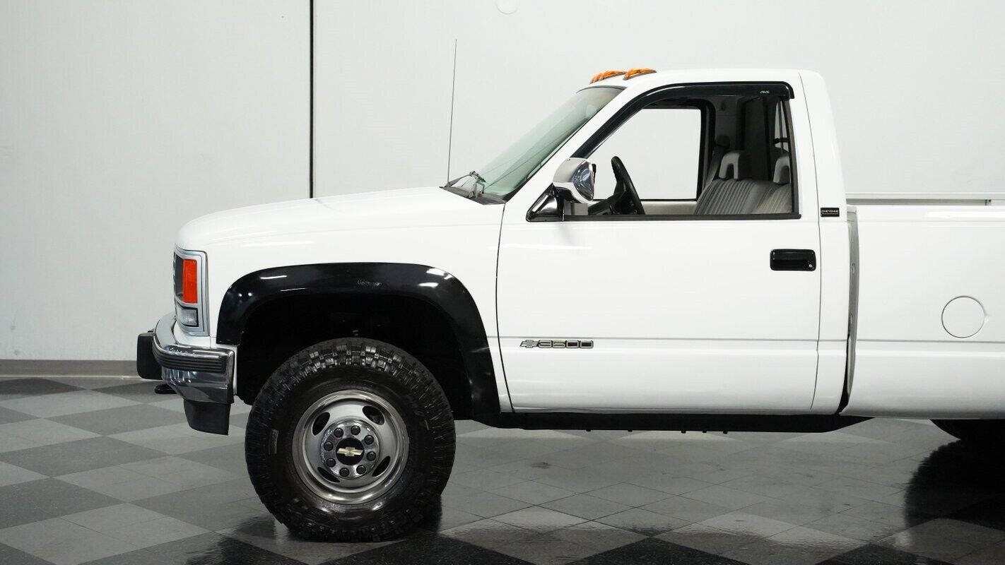 Chevrolet-CK-Pickup-3500-Pickup-1993-White-Gray-236240-21