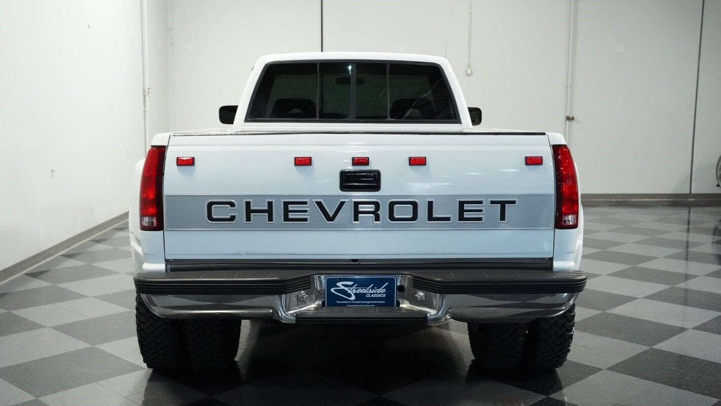 Chevrolet-CK-Pickup-3500-Pickup-1993-White-Gray-236240-9