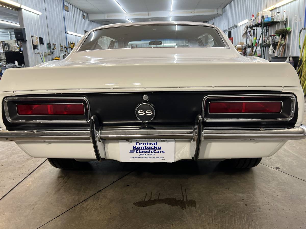 Chevrolet-Camaro-1967-white-9342-8