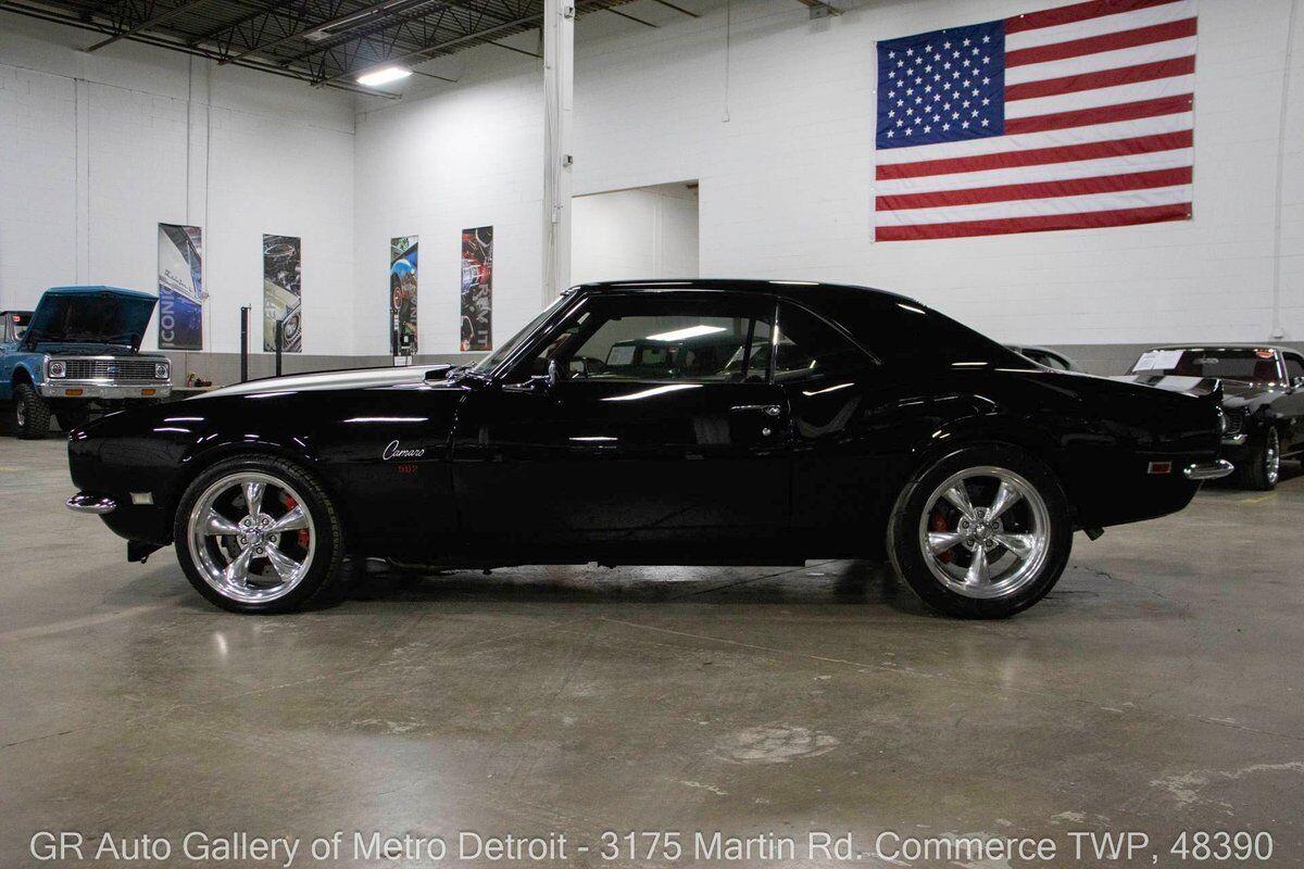 Chevrolet-Camaro-1968-Black-Black-2290-2