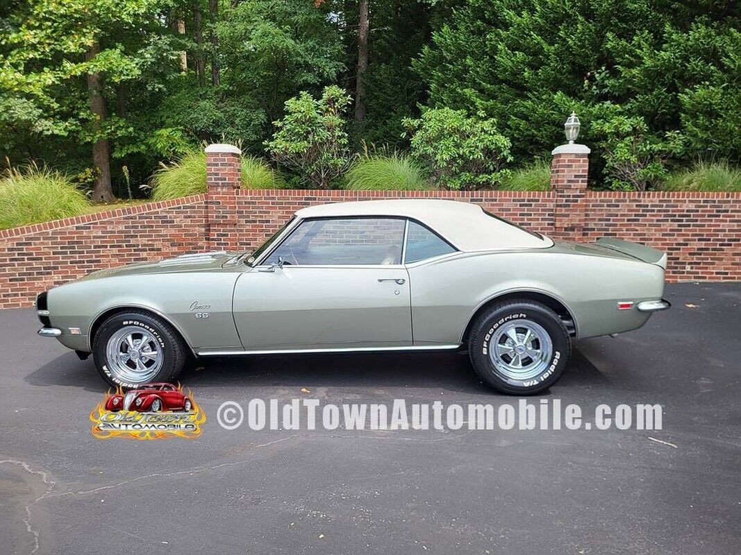 Chevrolet-Camaro-1968-Green-Ivory-89061-5