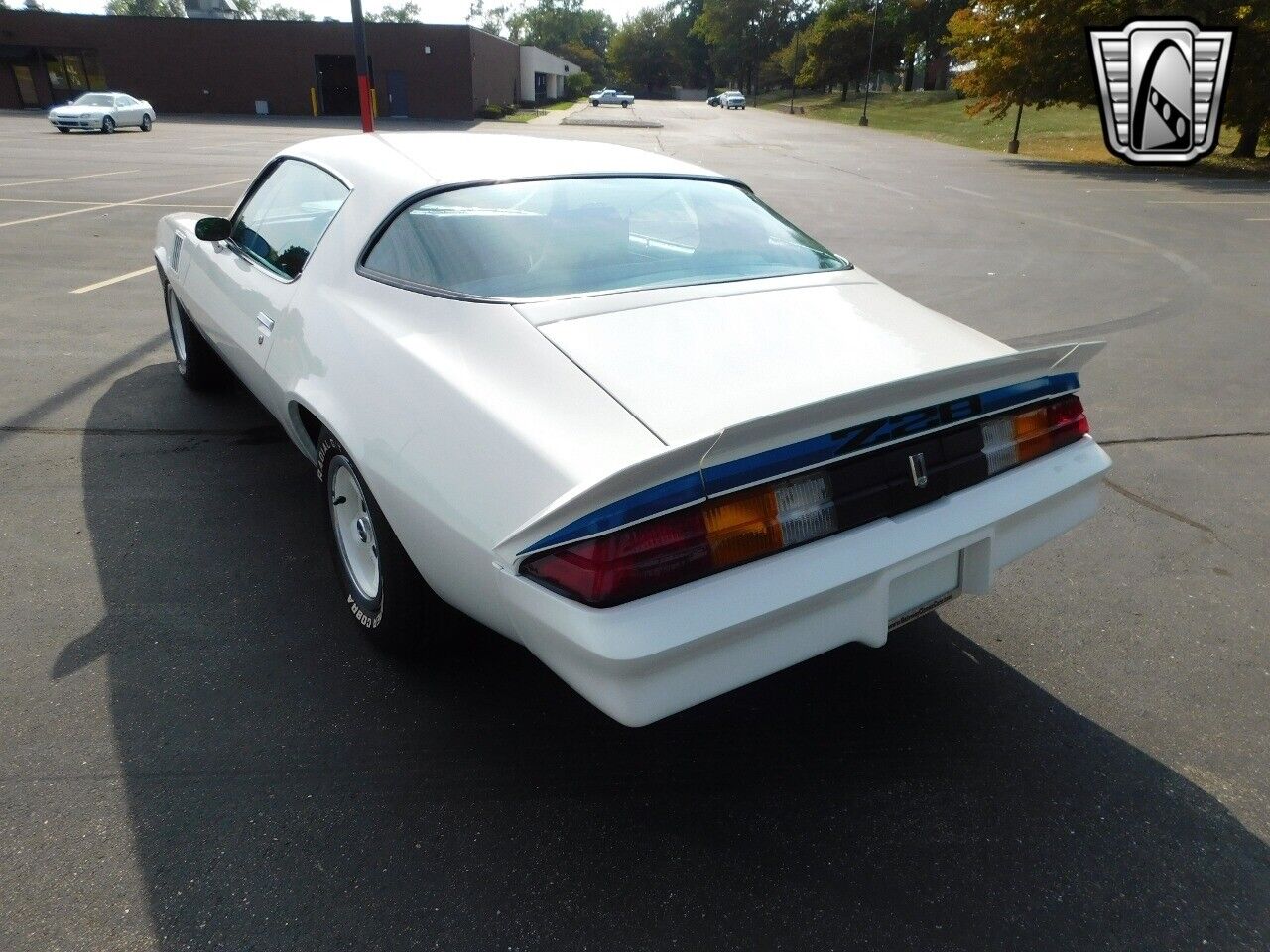 Chevrolet-Camaro-1979-White-Blue-90942-4