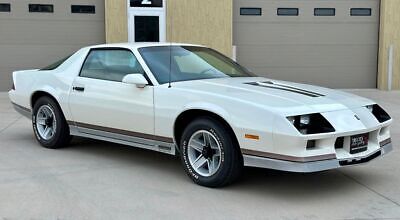 Chevrolet-Camaro-1984-4