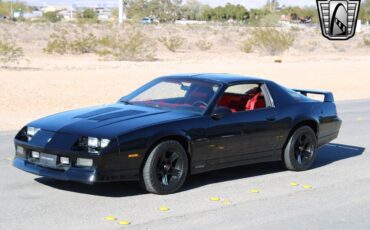 Chevrolet-Camaro-1987-Black-Black-84927-5