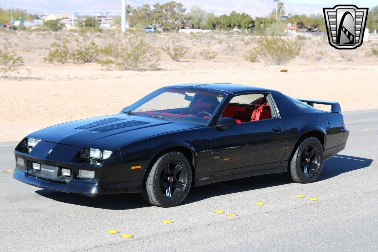 Chevrolet-Camaro-1987-Black-Black-84927-5