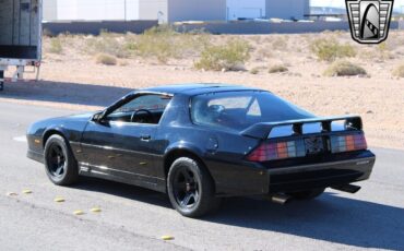 Chevrolet-Camaro-1987-Black-Black-84927-7