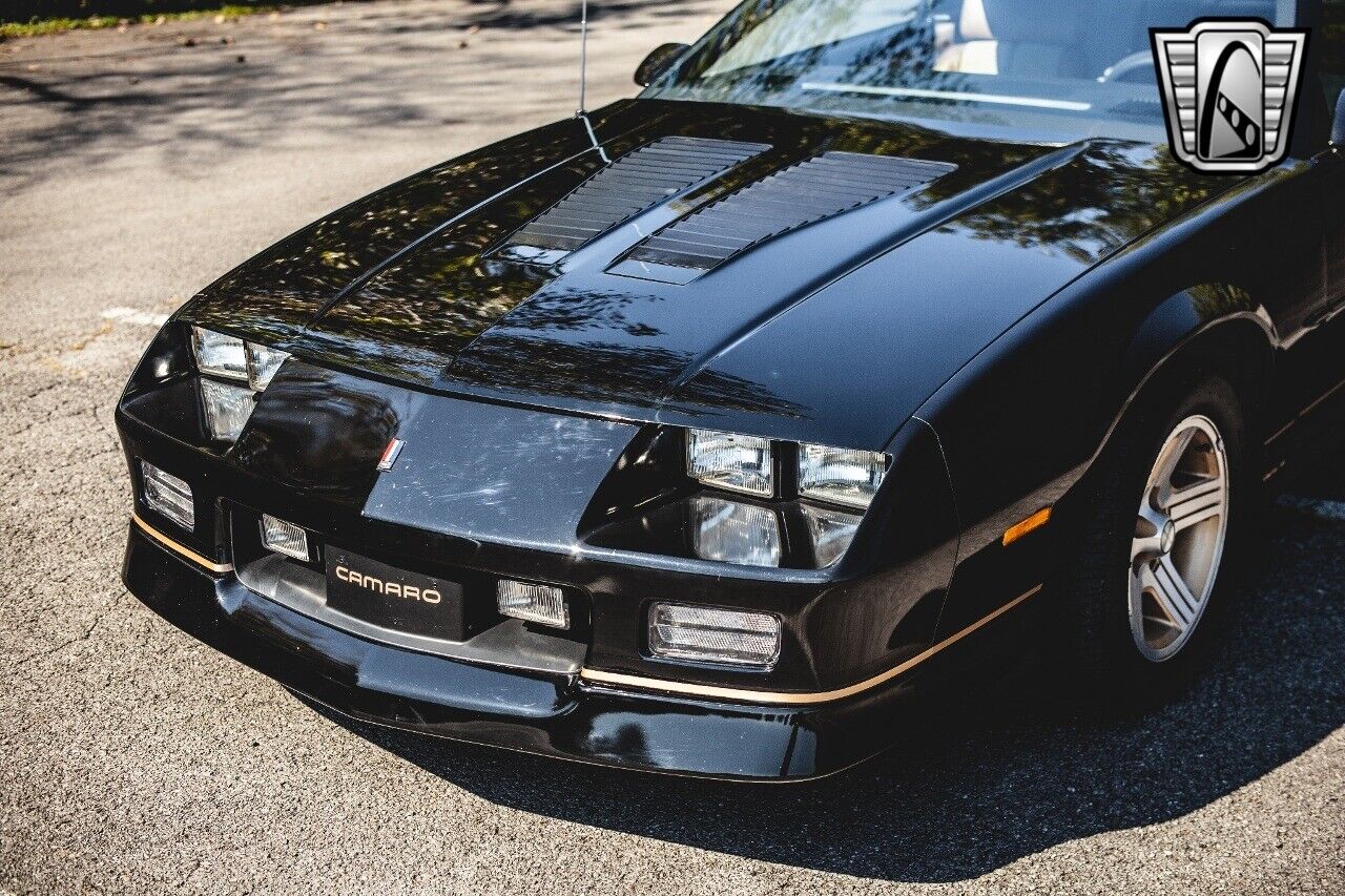 Chevrolet-Camaro-1988-Black-Tan-95106-10