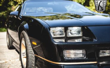 Chevrolet-Camaro-1988-Black-Tan-95106-11