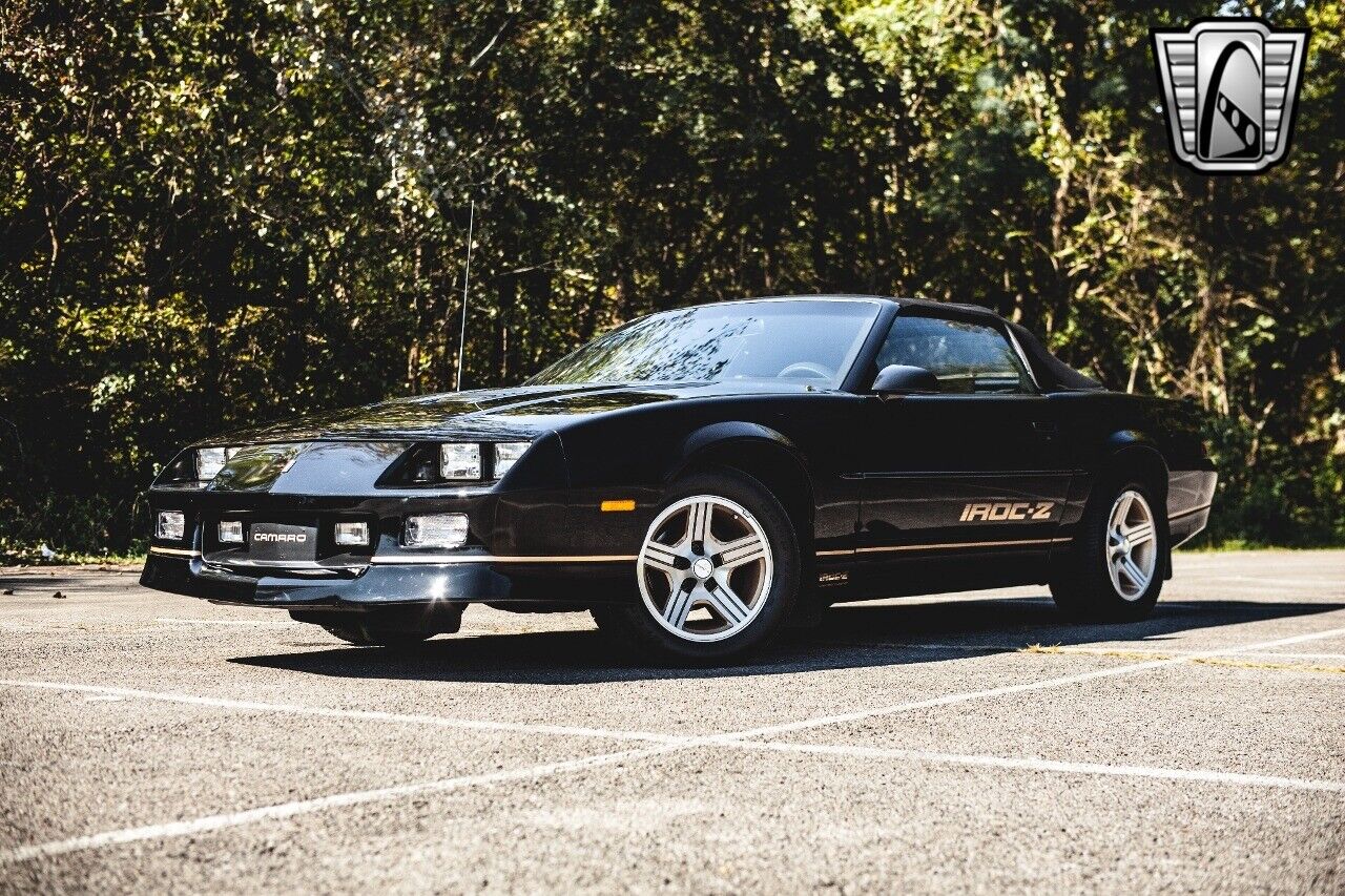 Chevrolet-Camaro-1988-Black-Tan-95106-2