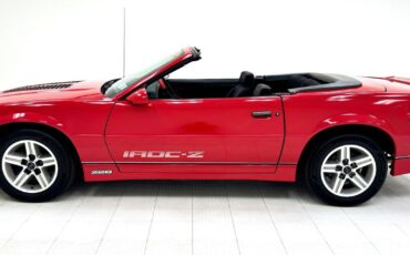 Chevrolet-Camaro-Cabriolet-1987-Red-Black-103931-3