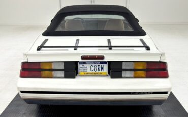 Chevrolet-Camaro-Cabriolet-1987-White-Beige-135273-6