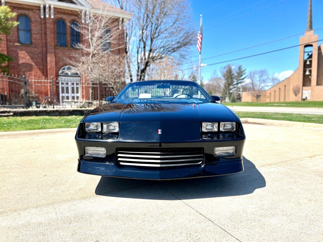 Chevrolet-Camaro-Cabriolet-1989-Black-Gray-79663-2