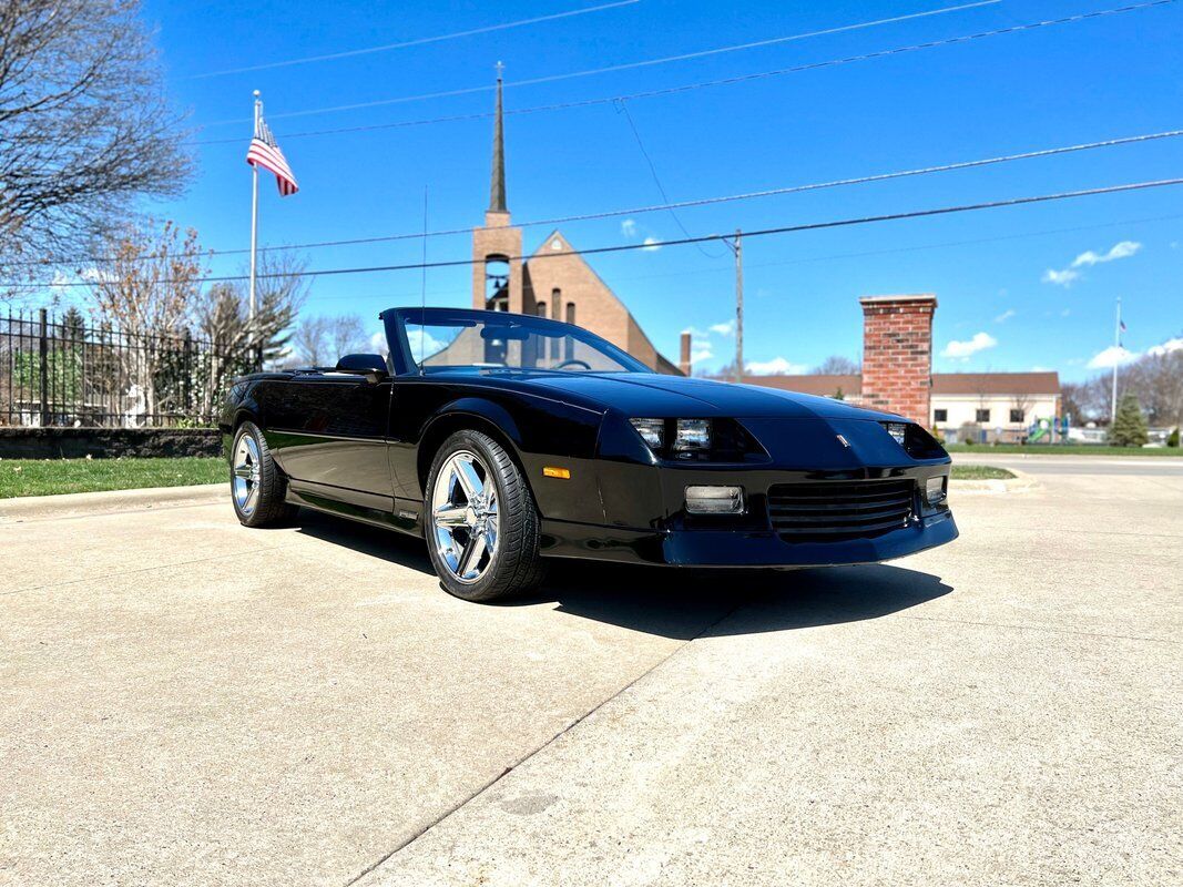 Chevrolet-Camaro-Cabriolet-1989-Black-Gray-79663-3