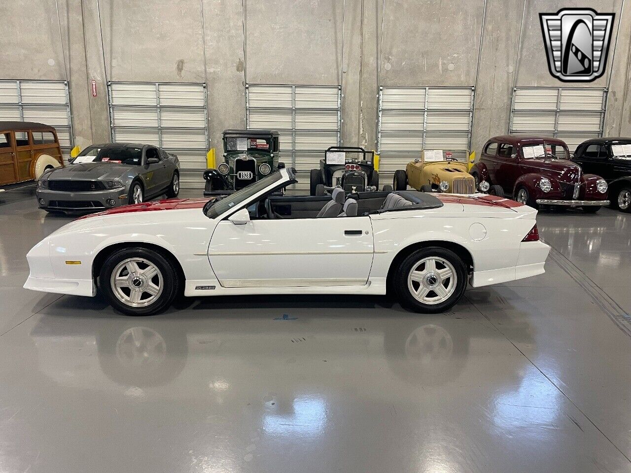 Chevrolet-Camaro-Cabriolet-1992-Red-Black-199774-3