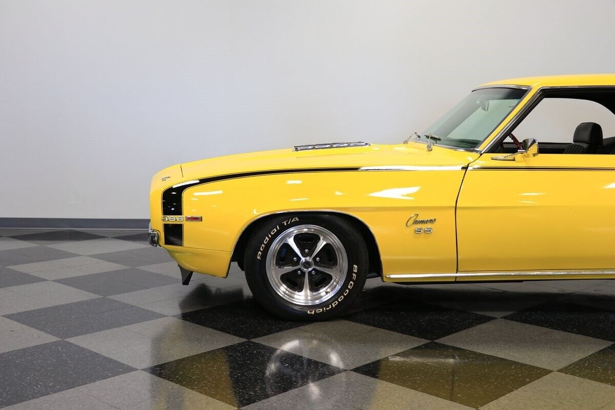 Chevrolet-Camaro-Coupe-1969-25