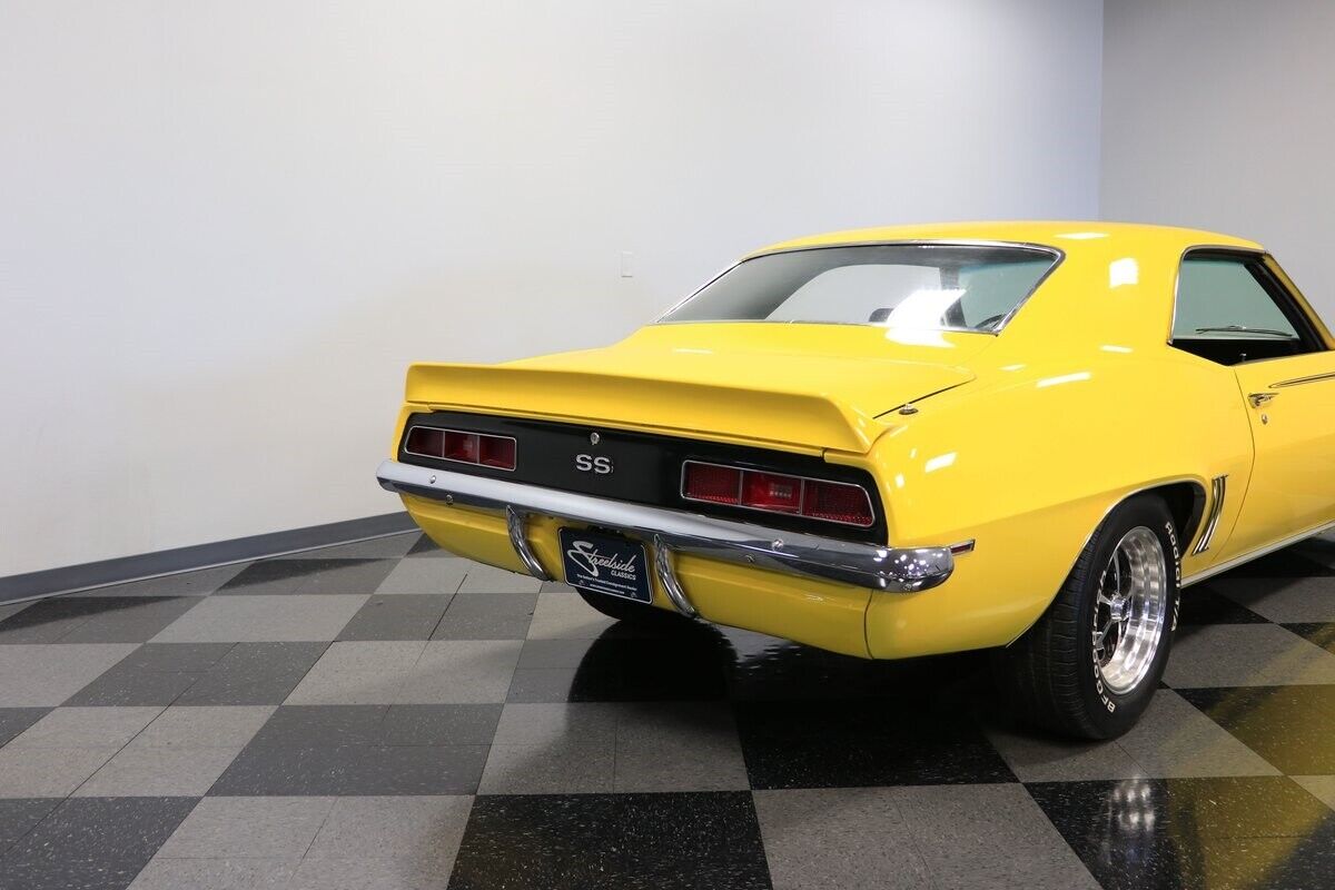 Chevrolet-Camaro-Coupe-1969-30