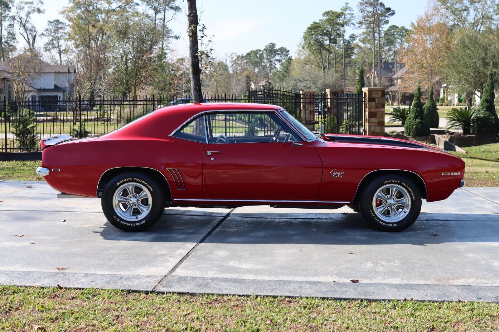 Chevrolet-Camaro-Coupe-1969-Red-Black-64-10