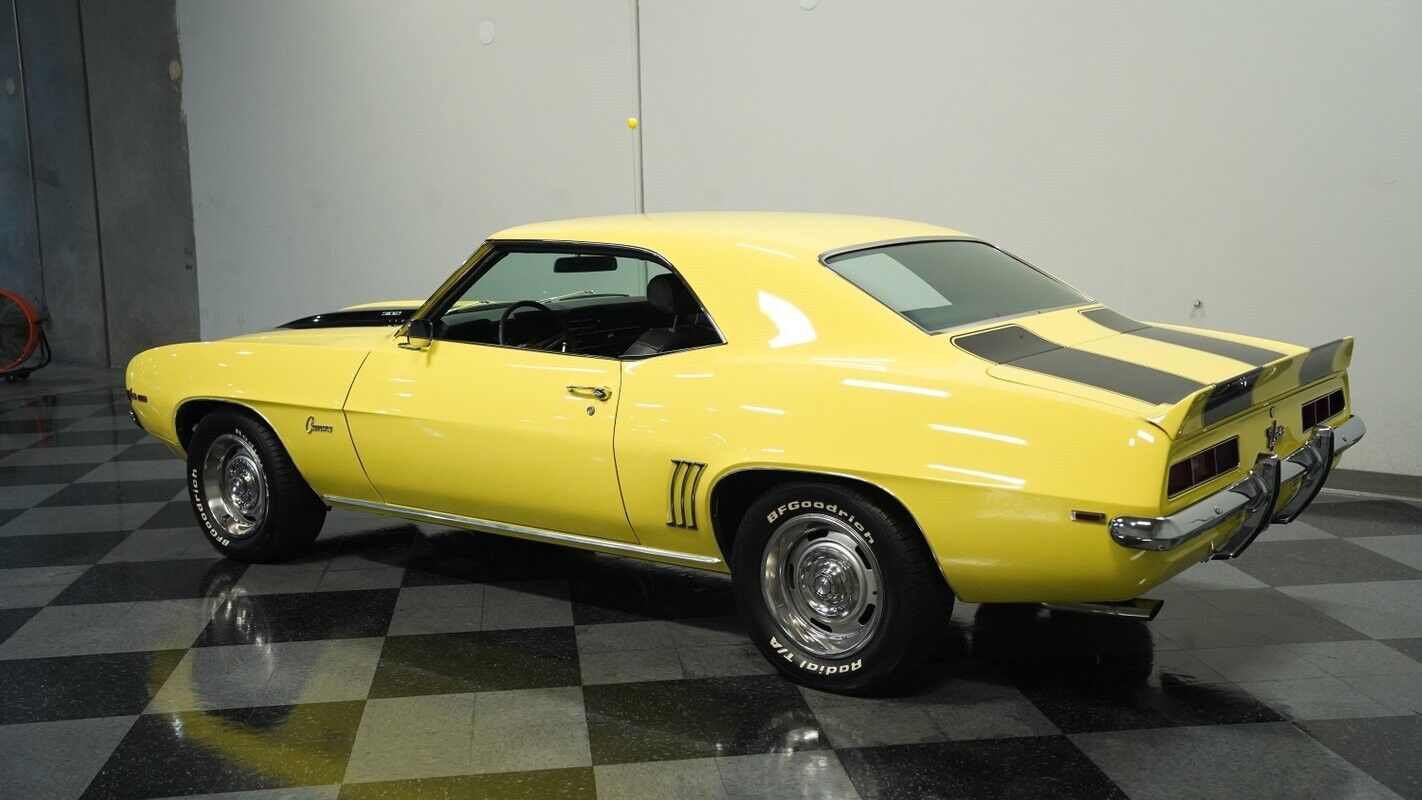 Chevrolet-Camaro-Coupe-1969-Yellow-Black-1012-7